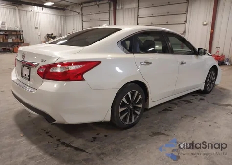 2017 Nissan Altima 2.5 Sv z USA, uszkodzony, nr VIN 1N4AL3AP5HC137346